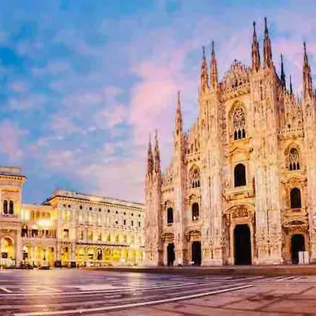 Stylish Boutique Next To Duomo Apartamento